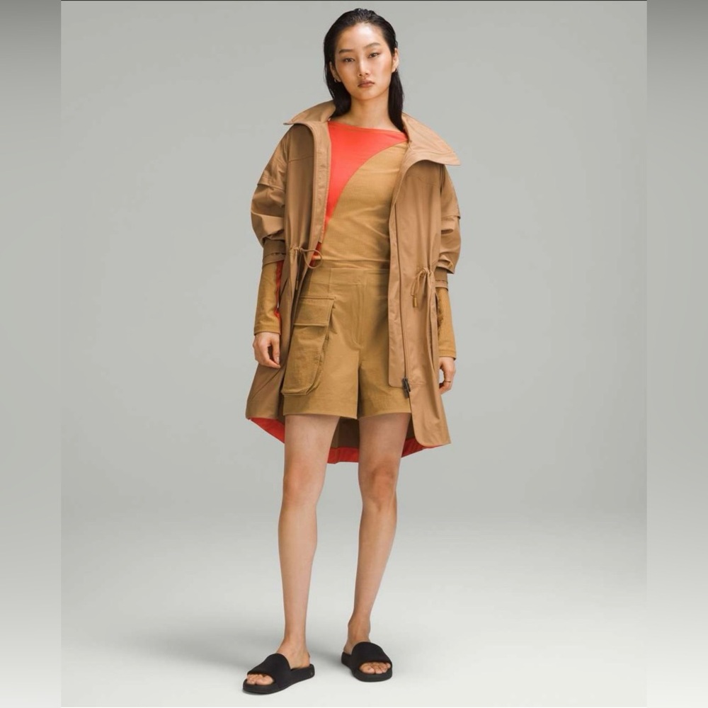 ISO Lululemon Relaxed-Fit Rain Shell Bold Beige size XS
